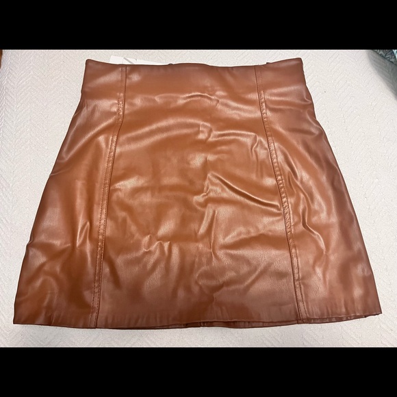 Zara faux leather skirt L - Picture 2 of 4
